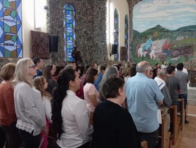 Missa dos Romeiros em Laranjeiras do Sul levou centenas de devotos ao SantuÃ¡rio